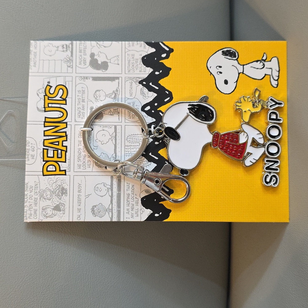 Peanuts Joe Cool Snoopy Metal Keychain NWT